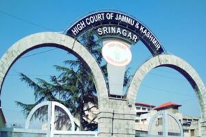 Drivers Holding License To Drive Heavy Goods Vehicles Are Eligible To Drive Passenger Vehicles: J&K HC