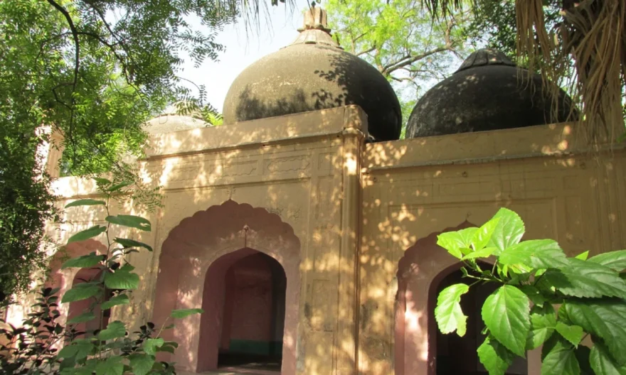 Mughal Mosque