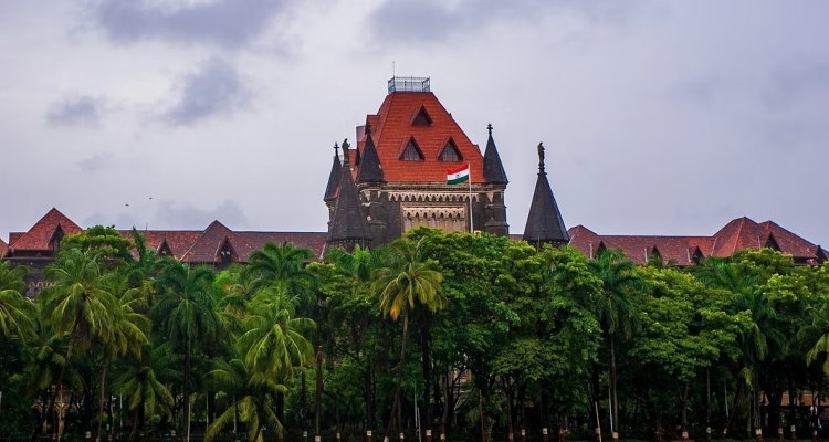 Bombay HC Fines Clerk